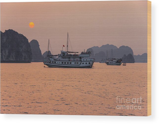Bai Tu Long Bay Wood Print featuring the photograph Dragons Pearl at Sunset by Bob Phillips