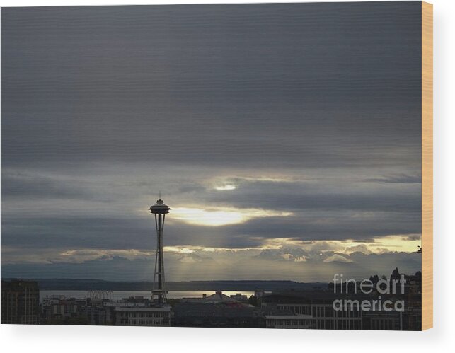 Space Needle Wood Print featuring the photograph Follow The Light by Suzanne Lorenz
