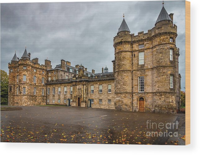 Scotland Wood Print featuring the photograph Holyrood Palace by Elizabeth Dow
