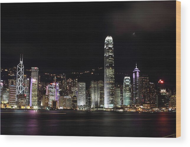 Standing Water Wood Print featuring the photograph Hong Kong by Photos Of Landscapes And Other Destinations Around The World