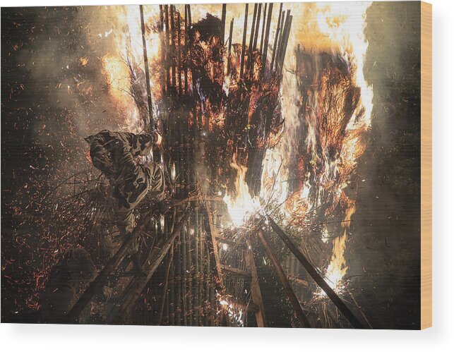 Fire Wood Print featuring the photograph Into The Flame by Takeshi Mitamura