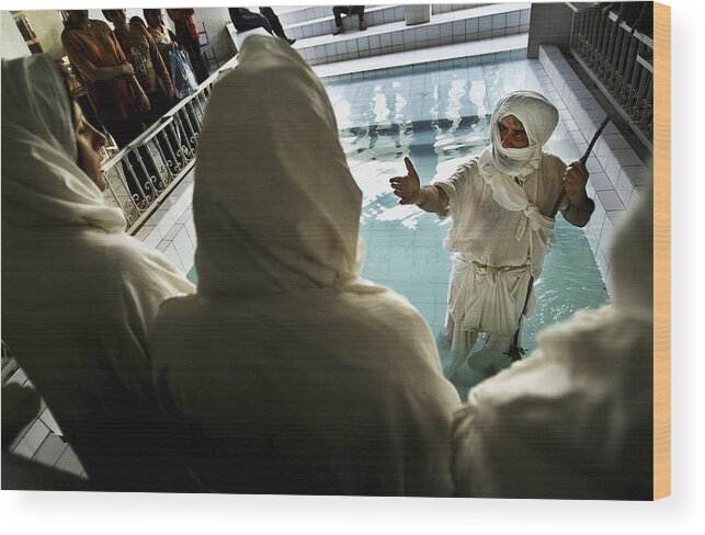 Baghdad Wood Print featuring the photograph Irq Mandaean Sabian Religion Thrives In by Chris Hondros