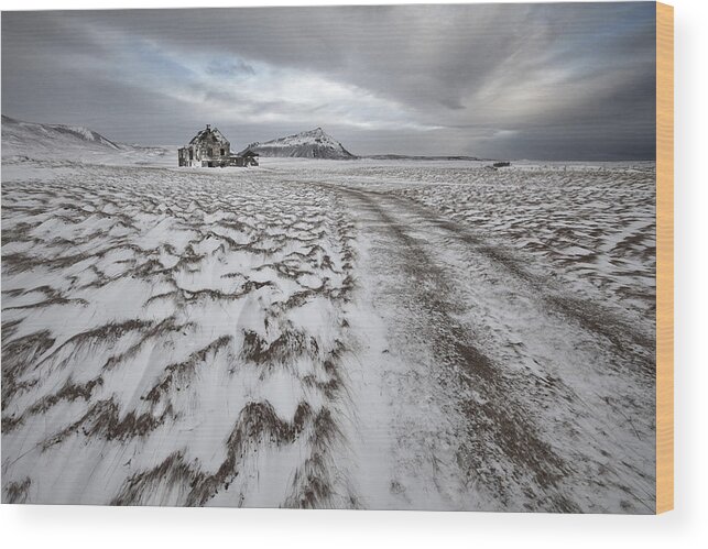 Iceland Wood Print featuring the photograph Leading Lines by Bragi Ingibergsson - Brin