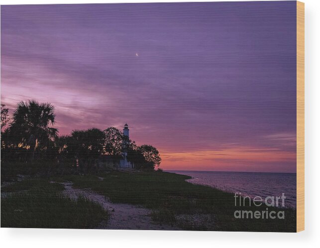 Sunrises Wood Print featuring the photograph Lighthouse Dawn by DB Hayes