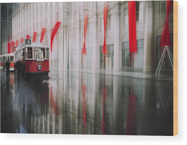 City Wood Print featuring the photograph Line 8 by Roswitha Schleicher-schwarz