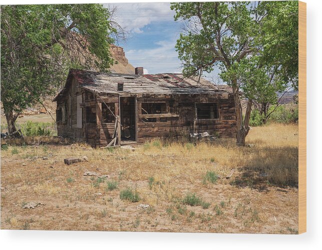 Nostalgia Wood Print featuring the photograph Old abandoned house in the Utah desert by Kyle Lee