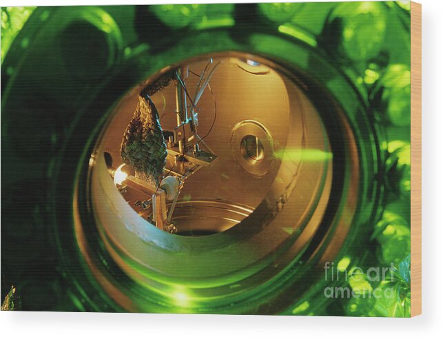 New Materials Technology Wood Print featuring the photograph Organic Molecular Beam Deposition by Pasquale Sorrentino/science Photo Library