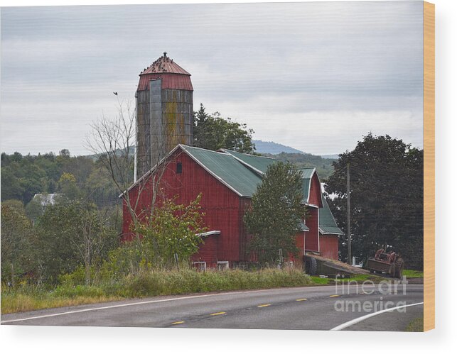 Pennsylvania Wood Print featuring the photograph Red Pennsylvania Barn and Silo by Catherine Sherman