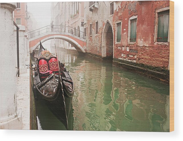 Arch Wood Print featuring the photograph Resting Gondola by Tracy Packer Photography