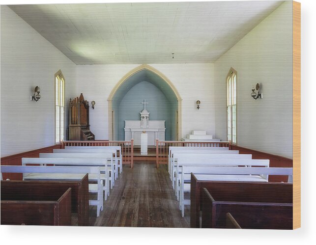 Church Wood Print featuring the photograph Sacred Heart Catholic Chruch Interior by Susan Rissi Tregoning