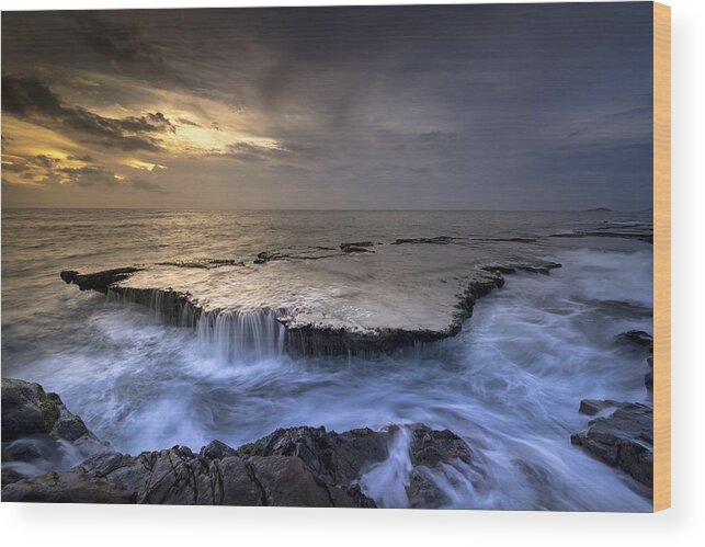  Wood Print featuring the photograph Sea waterfalls by Top Wallpapers