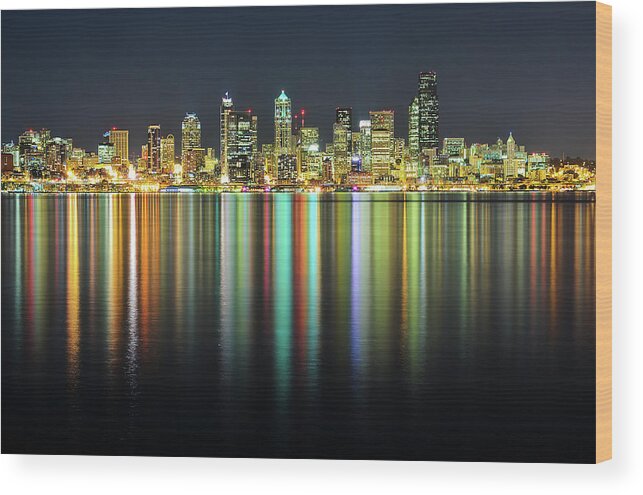 Clear Sky Wood Print featuring the photograph Seattle Skyline At Night by Hai Huu Thanh Nguyen