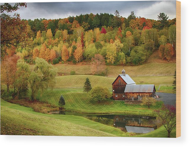 Pomfret Fall Colors Wood Print featuring the photograph Sleepy Hollow Barn in Autumn by Jeff Folger