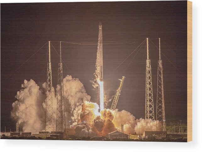 Taking Off Wood Print featuring the photograph Spacex Crs-15 Dragon Resupply Mission by The Washington Post