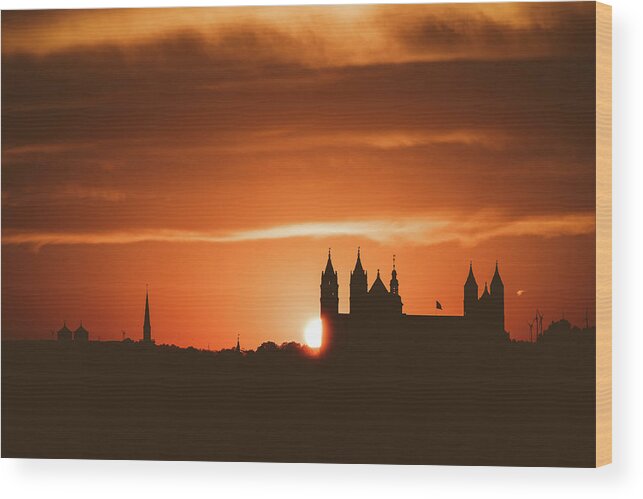 Sun Wood Print featuring the photograph Sunset in Worms by Marc Braner