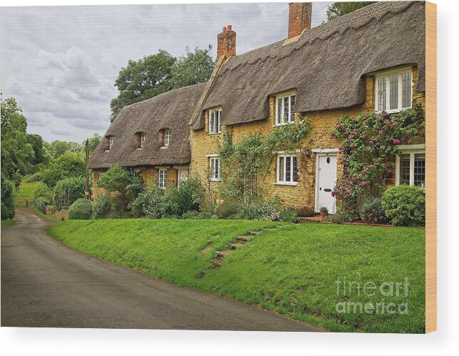 Thatched Cottages Wood Print featuring the photograph Thatched Cottages in Northamptonshire by Martyn Arnold