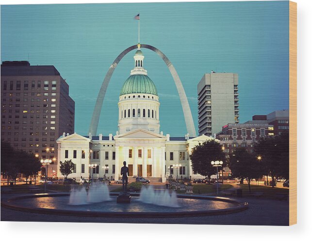 Arch Wood Print featuring the photograph Usa, Missouri, St. Louis, Fountain And by Tetra Images - Henryk Sadura