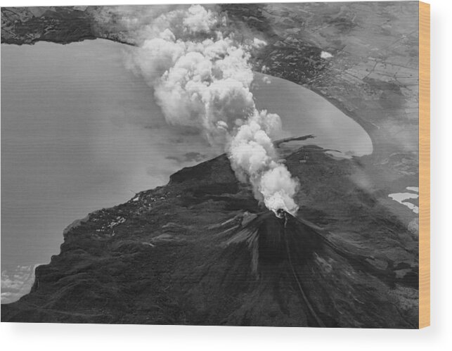 Bw Wood Print featuring the photograph Volcano In Bw by Francisco Villalpando
