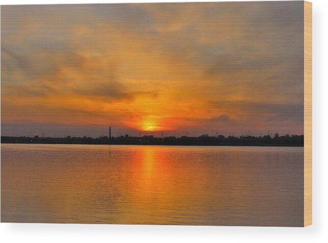 Sunset Wood Print featuring the photograph May Sunset on the Delaware River by Linda Stern