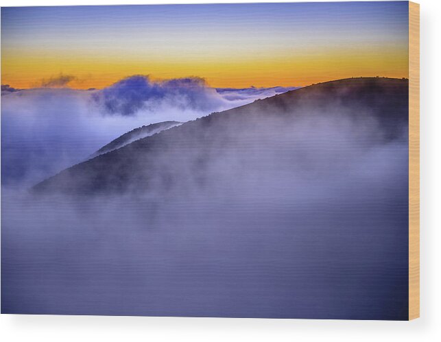 Hawaii Wood Print featuring the photograph The Mists of Cloudfall #1 by Mark Rogers