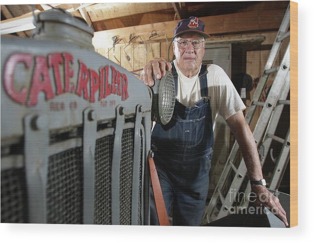 People Wood Print featuring the photograph Bob Hall by Icon Sports Wire