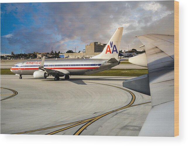 American Wood Print featuring the photograph AA Boeing 737 by Chris Smith