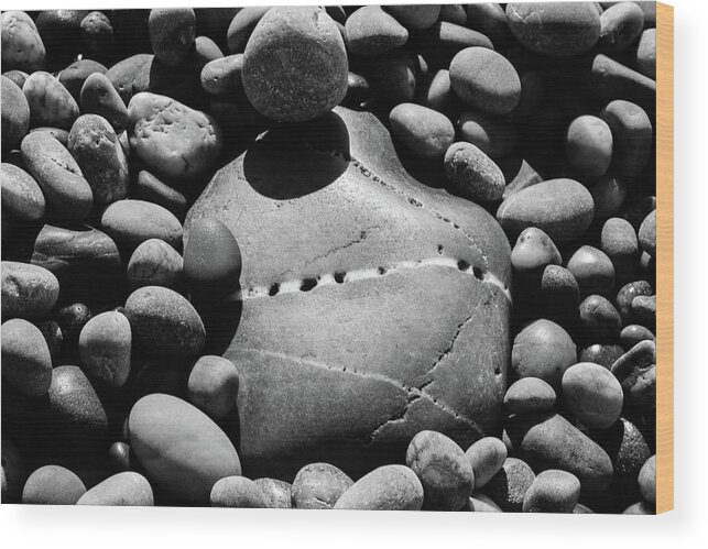 United Kingdom Wood Print featuring the photograph Black and White Pebbles by Richard Donovan