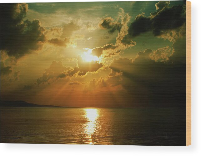 Sunset Wood Print featuring the photograph Carpe Diem by Andrew Paranavitana