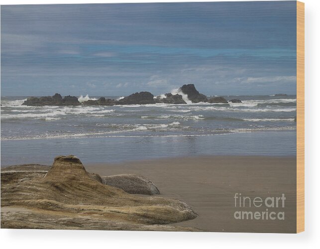 Oregon Wood Print featuring the photograph Central Oregon Coastline by Suzanne Luft