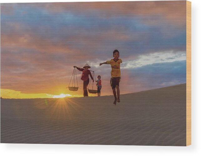 Sand Dune Wood Print featuring the photograph Coming Home by Khanh Bui Phu