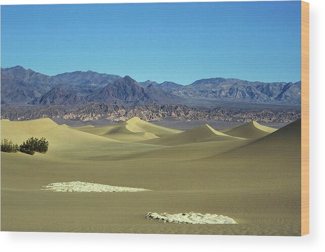 North America Wood Print featuring the photograph Death Valley by Juergen Weiss