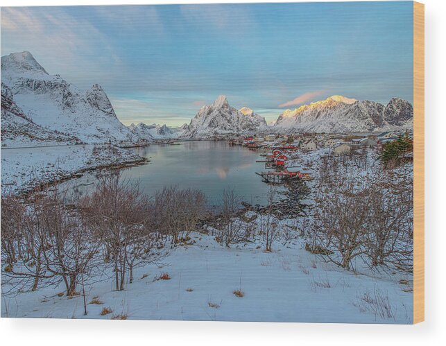 Reine Wood Print featuring the photograph End of Day in Reine, Lofoten by Dubi Roman