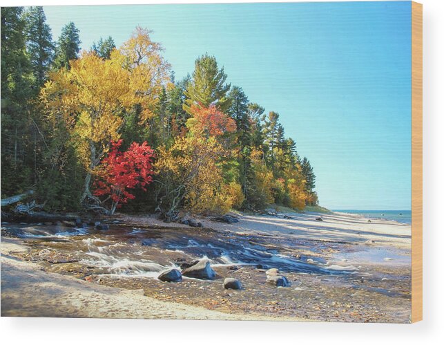 Usa Wood Print featuring the photograph Flowing Into Lake Superior by Robert Carter