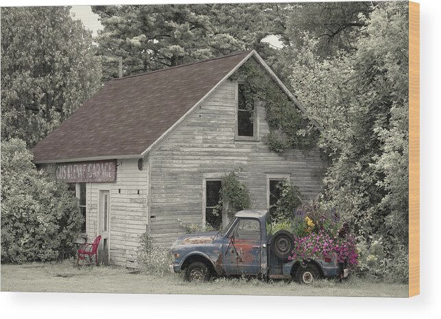 Klenke Wood Print featuring the photograph Gus Klenke Garage in Ellison Bay on Door County Wisconsin by Peter Herman