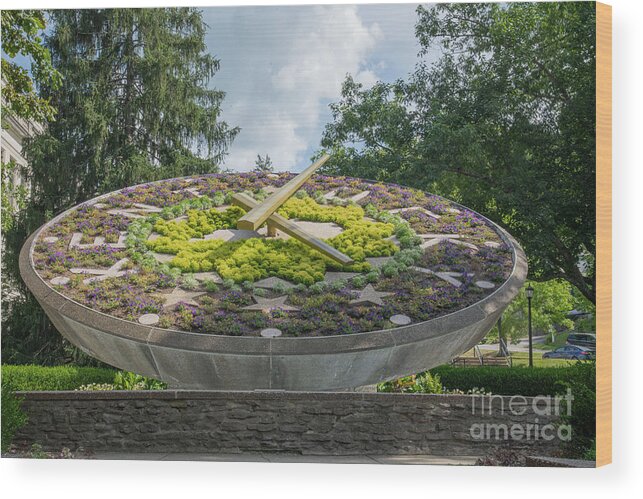 1191 Wood Print featuring the photograph Kentucky Floral Clock by FineArtRoyal Joshua Mimbs