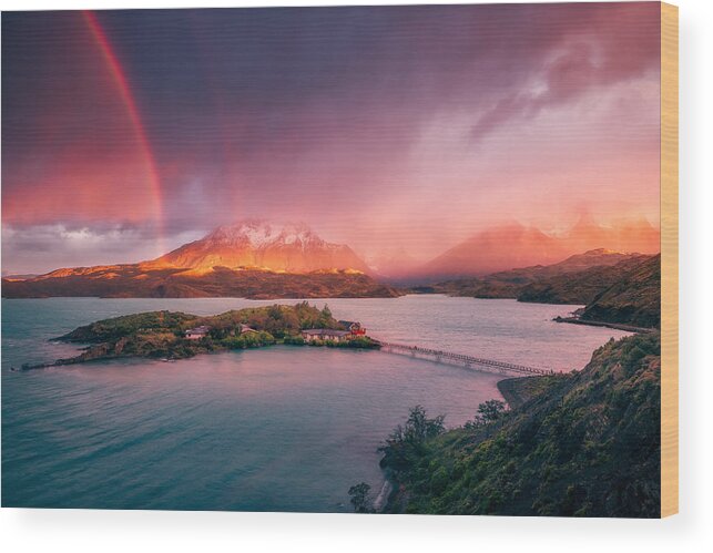 Rainbow Wood Print featuring the photograph Lake Pehoe Sunrise by Henry w Liu