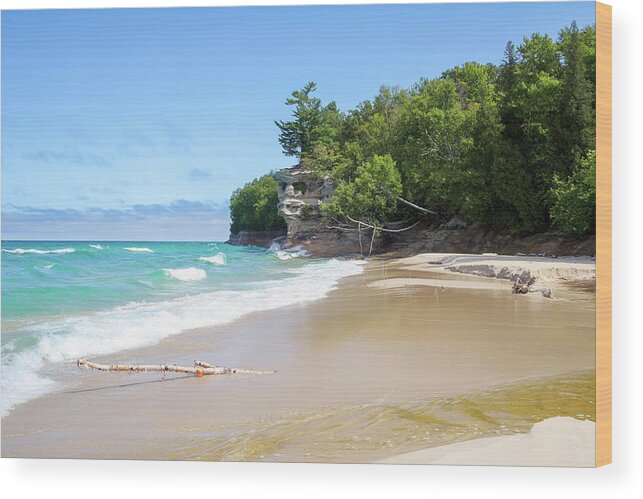 Day Wood Print featuring the photograph Lake Superior Beach by Robert Carter