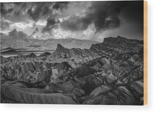 Landscape Wood Print featuring the photograph Looming Desert Storm by Romeo Victor