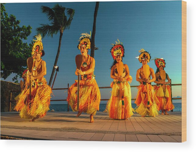 Luau Wood Print featuring the photograph Luau at the Royal Kona Resort by Lindsay Thomson