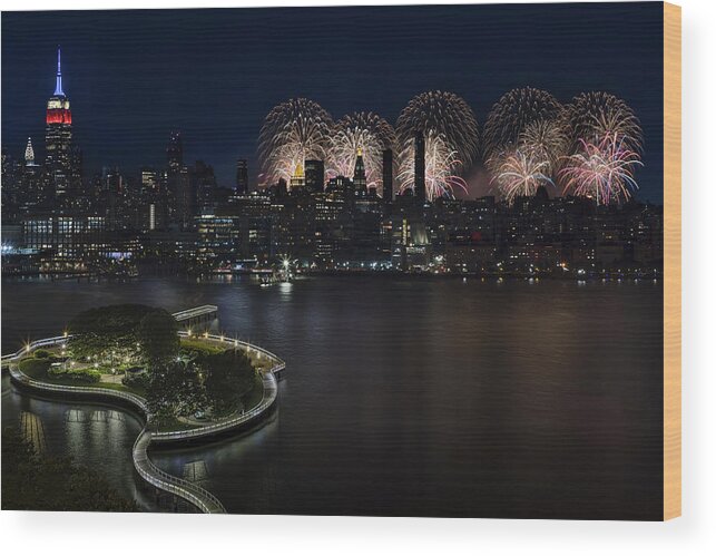 4th Of July Wood Print featuring the photograph NYC Skyline 4th of July by Susan Candelario
