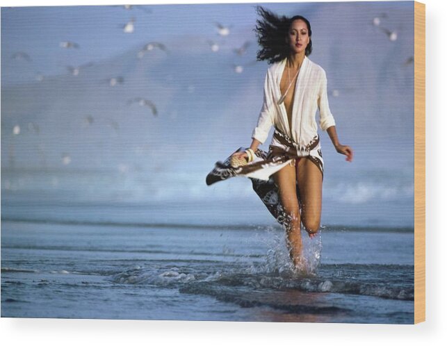 Jewelry Wood Print featuring the photograph Pat Cleveland Running On The Beach by Jacques Malignon