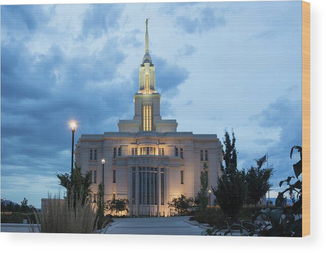 Architecture Wood Print featuring the photograph Payson Utah Temple by K Bradley Washburn