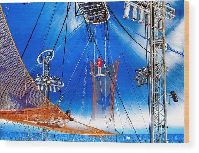 Trapeze Wood Print featuring the photograph Perfect childhood by Eyes Of CC