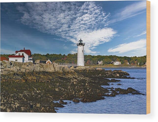 Lighthouse Wood Print featuring the photograph Portsmouth Harbor Lighthouse by Carolyn Mickulas