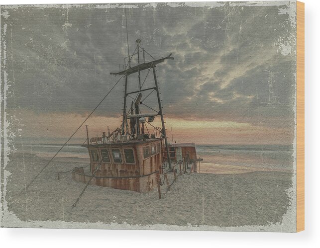 Ocean Pursuit Wood Print featuring the photograph Shipwreck Vintage Photo by Rick Berk