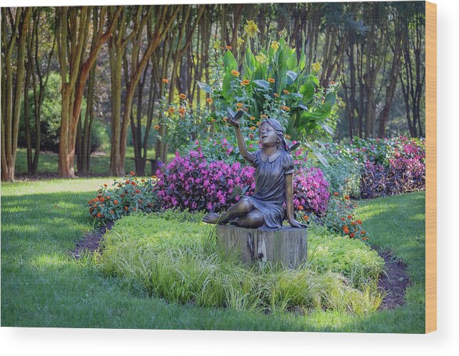 Georgia Wood Print featuring the photograph Statue by Cindy Robinson