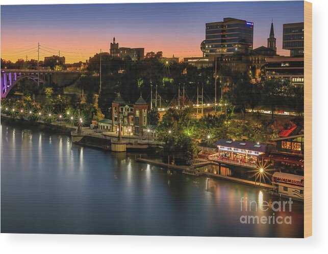 Knoxvlle Wood Print featuring the photograph Sunset Over Knoxville by Shelia Hunt