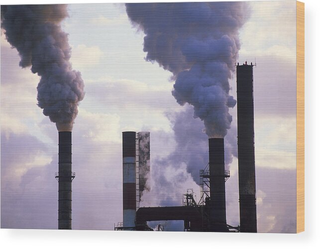 Air Pollution Wood Print featuring the photograph Tha0004289 by Thinkstock