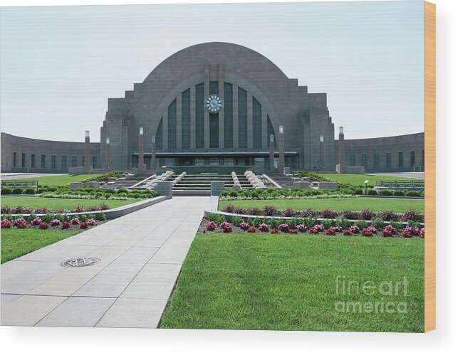 Union Terminal Wood Print featuring the photograph Union Terminal and Gardens by Bentley Davis