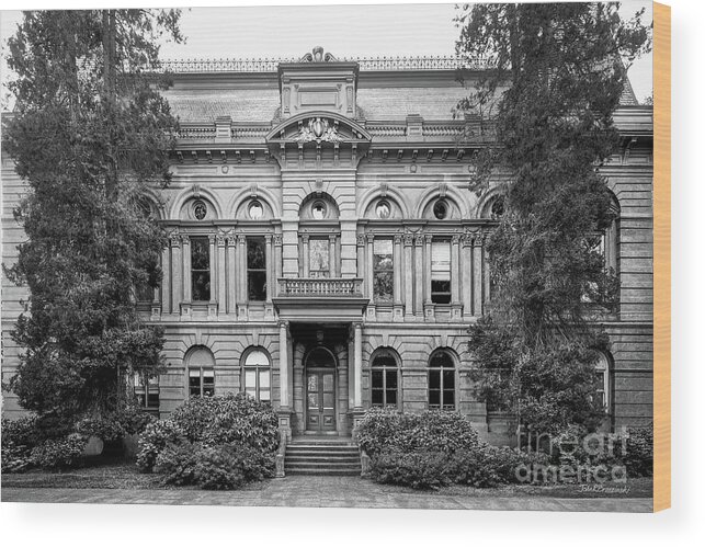 University Of Oregon Wood Print featuring the photograph University of Oregon Villard Hall by University Icons